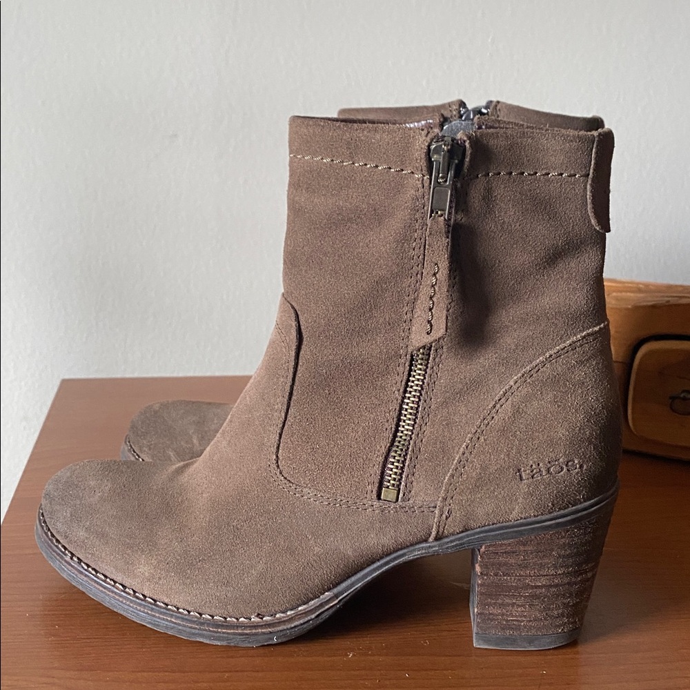 Taos Nubuck Boots